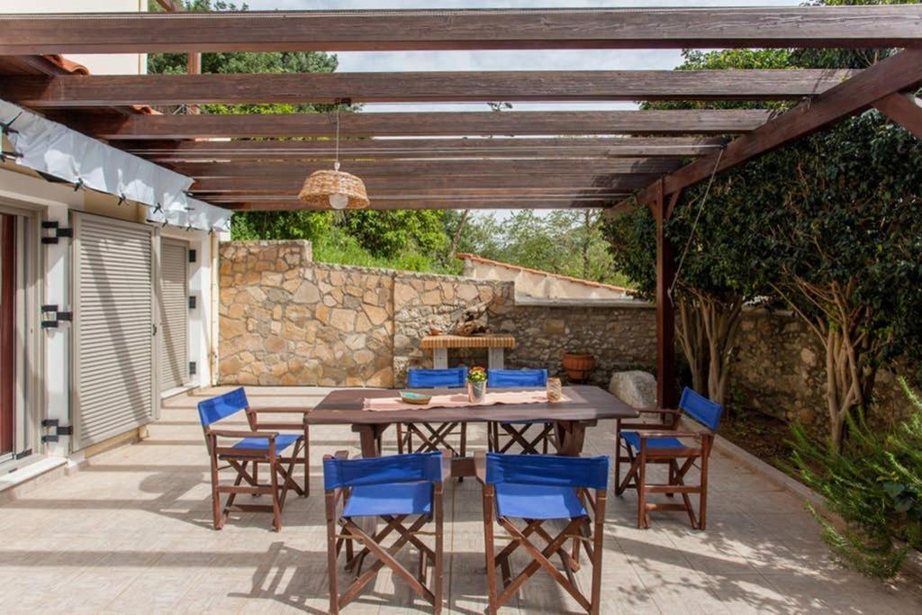 Nikolis Vacation House Vrísai Exterior photo